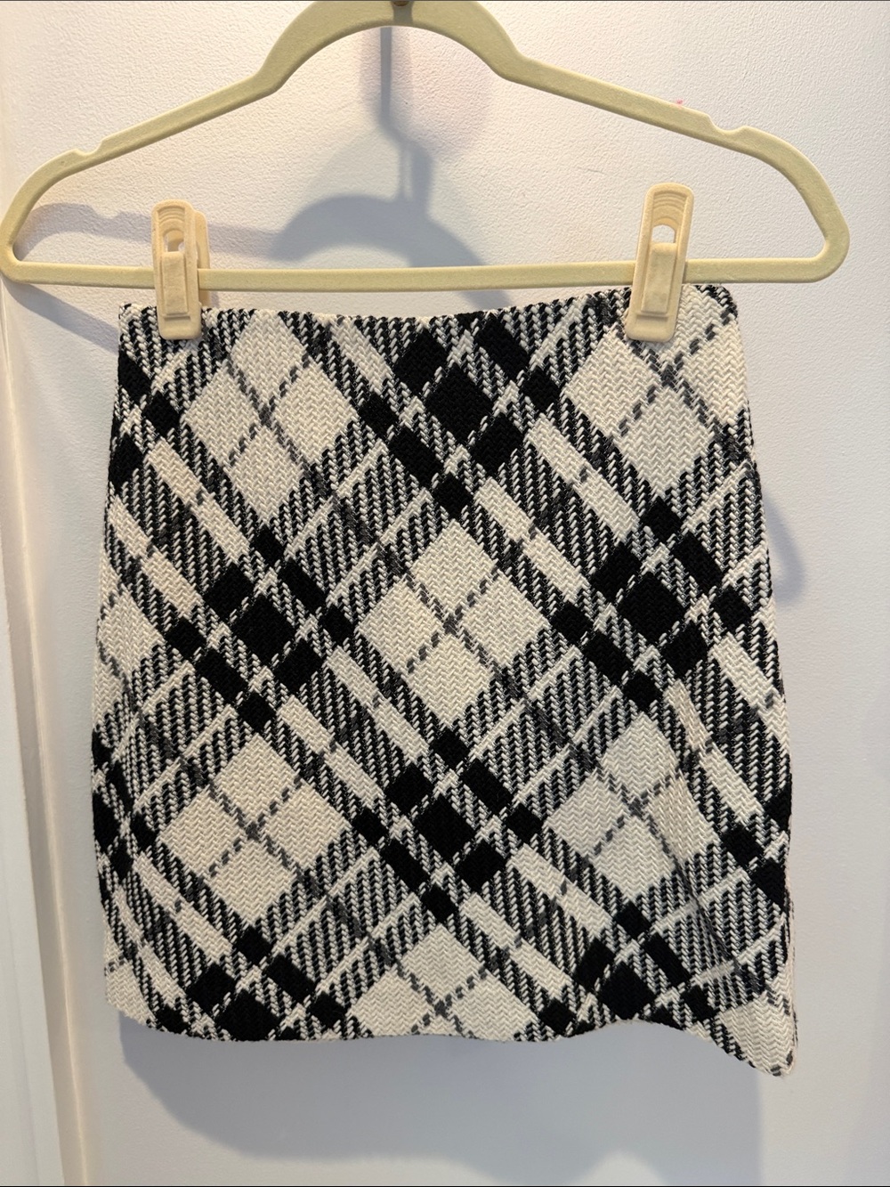 Black & White Plaid Mini Skirt - Classic Knit